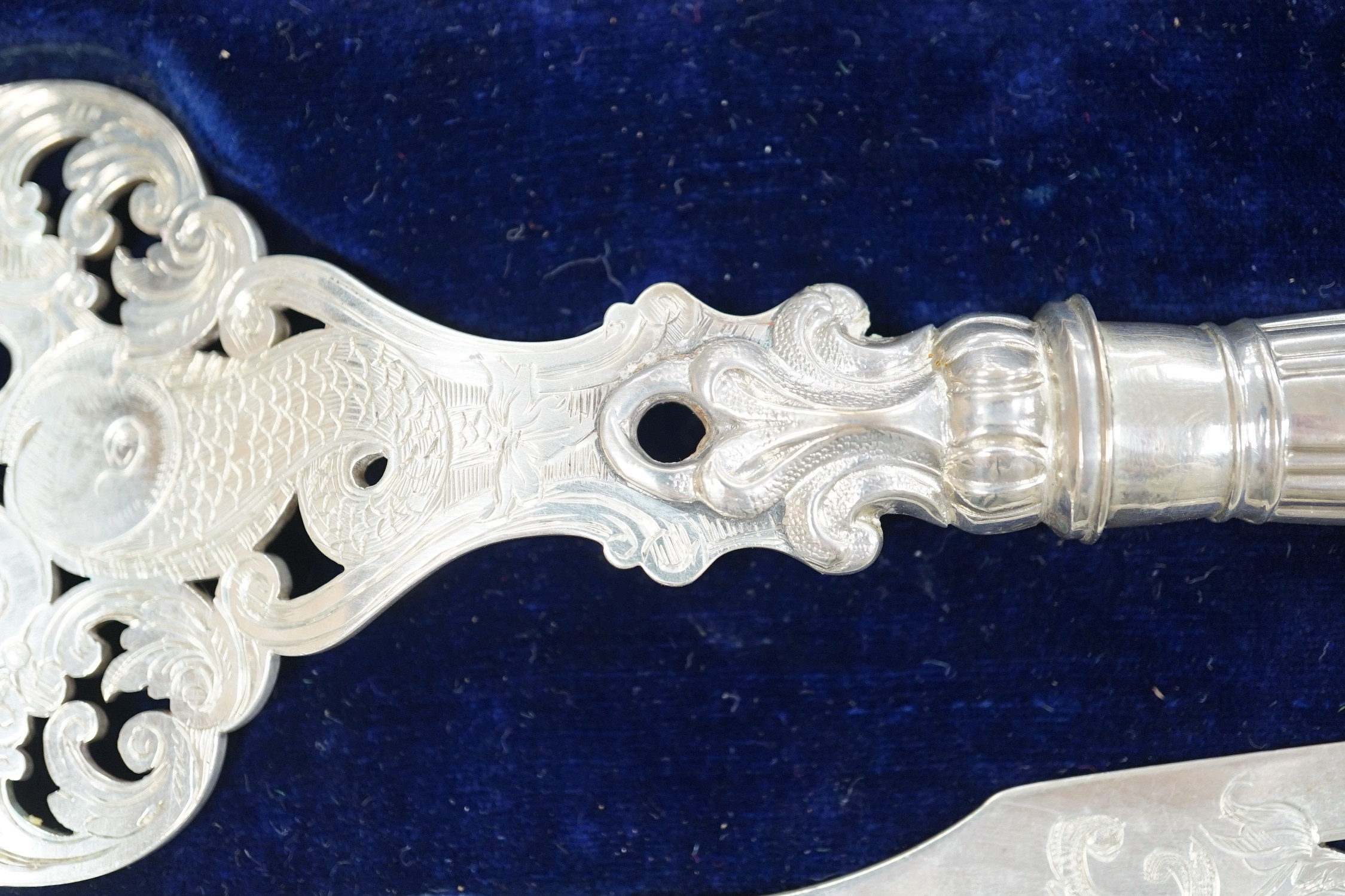 A cased pair of Victorian silver thread pattern fish servers, Hilliard & Thomason, Birmingham, 1864, (the case a.f), knife 32.9cm.